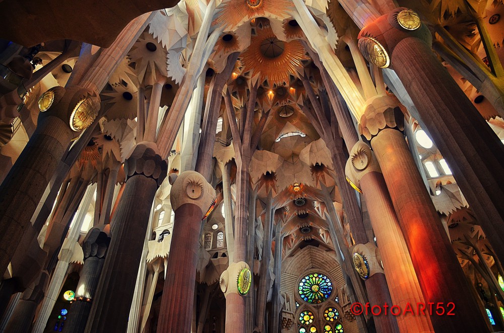 Blick nach oben - Kirchengewölbe von der Gotik bis Gaudi